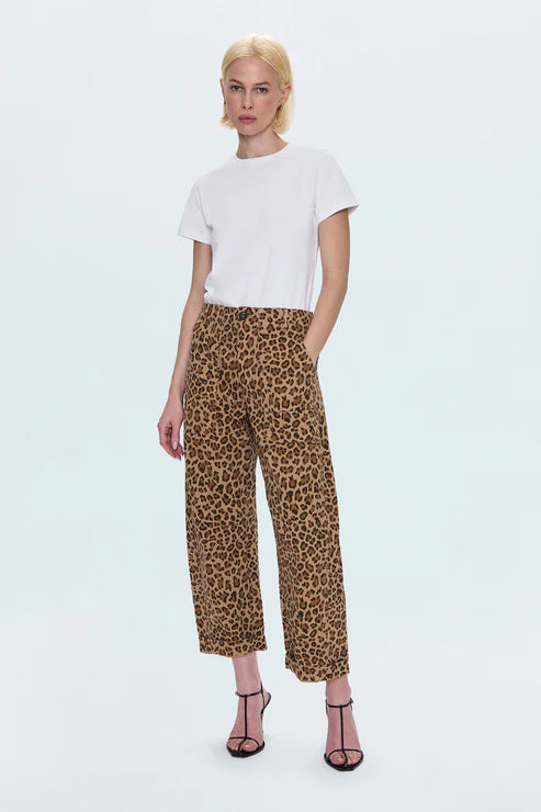 Tori Utility Feline
