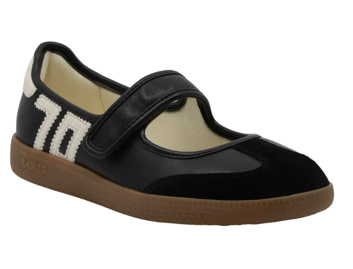 Aya Sneaker